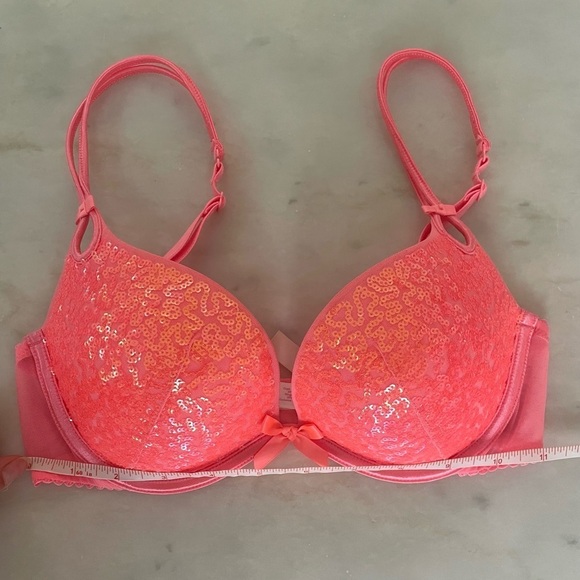 Victoria’s Secret Sequined Push-up Bra - Size 32C - Picture 3 of 9